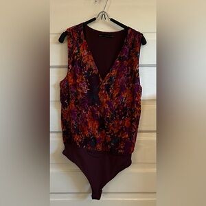 NWOT White House Black Market Floral V-Neck Bodysuit Top